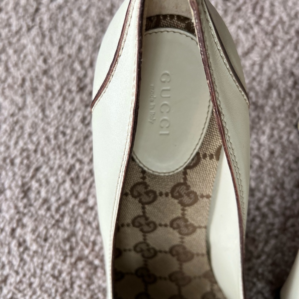 Authentic Vintage Gucci Lifford Penny Loafer Pumps with Classic Ribbon. - Picture 7 of 9